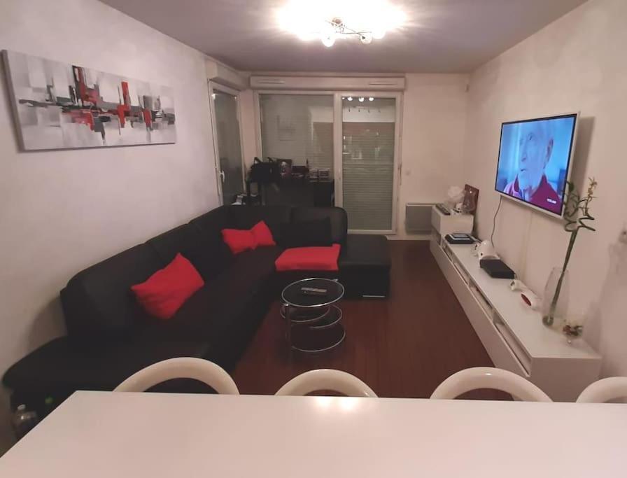 Joli Appartement Avec Jardin Et 2 Parkings Prives อาร์ฌ็องเตย ภายนอก รูปภาพ