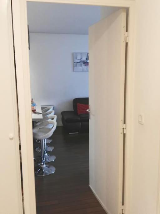Joli Appartement Avec Jardin Et 2 Parkings Prives อาร์ฌ็องเตย ภายนอก รูปภาพ